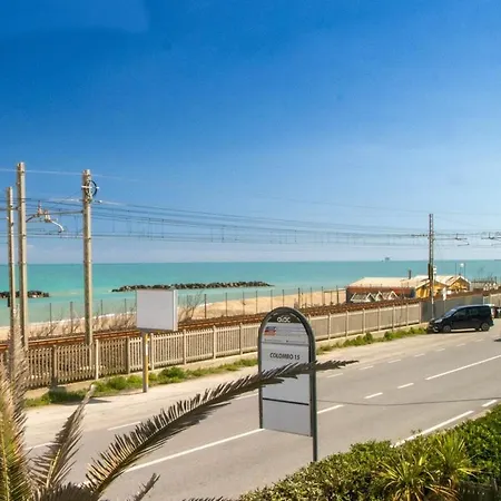 Sea View, Private Parking And Outdoor Courtyard Appartement