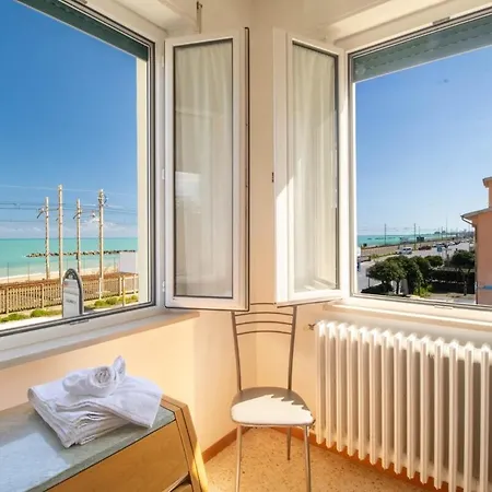 Lejlighed Sea View, Private Parking And Outdoor Courtyard